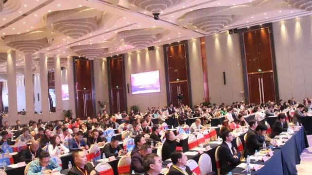 第十六屆中國(guó)燈都產(chǎn)業(yè)高峰論壇在中山古鎮(zhèn)舉行